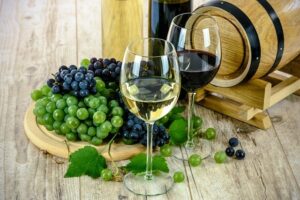 Viininmaistajaiset viinikellarissa Loiren laaksossa