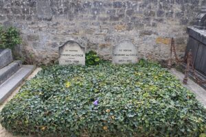 Les tombes des frères Van Gogh dans le cimetière d'Auvers sur Oise